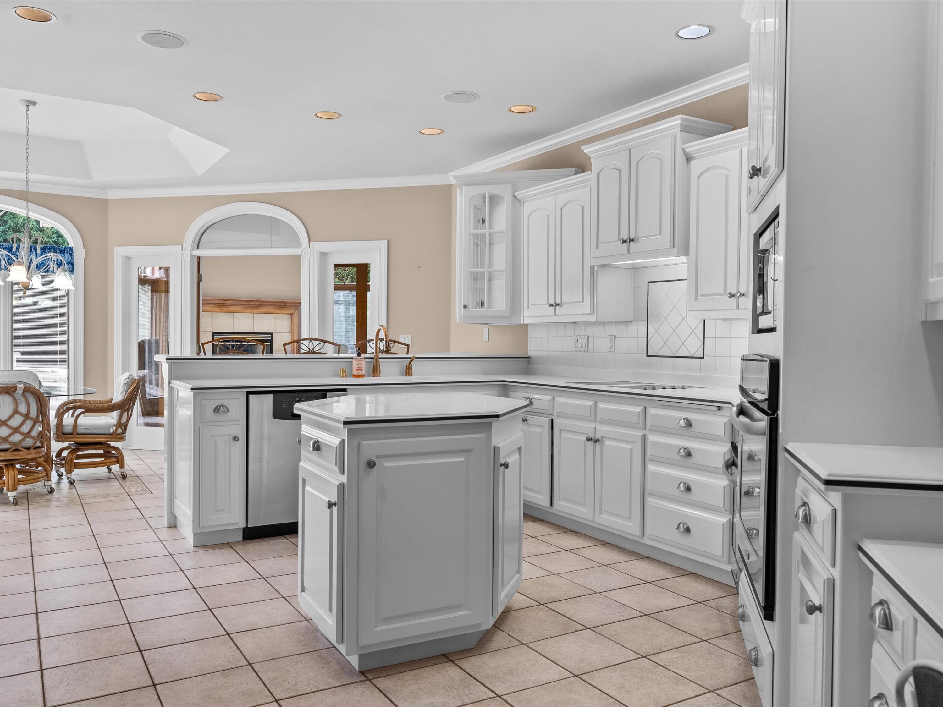 3505 Edgewood Road Manitowoc, WI 54220 - Photo 27 of 68 Kitchen