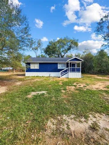 $1,400 | 137 County Road 3431, Cleveland, TX 77327