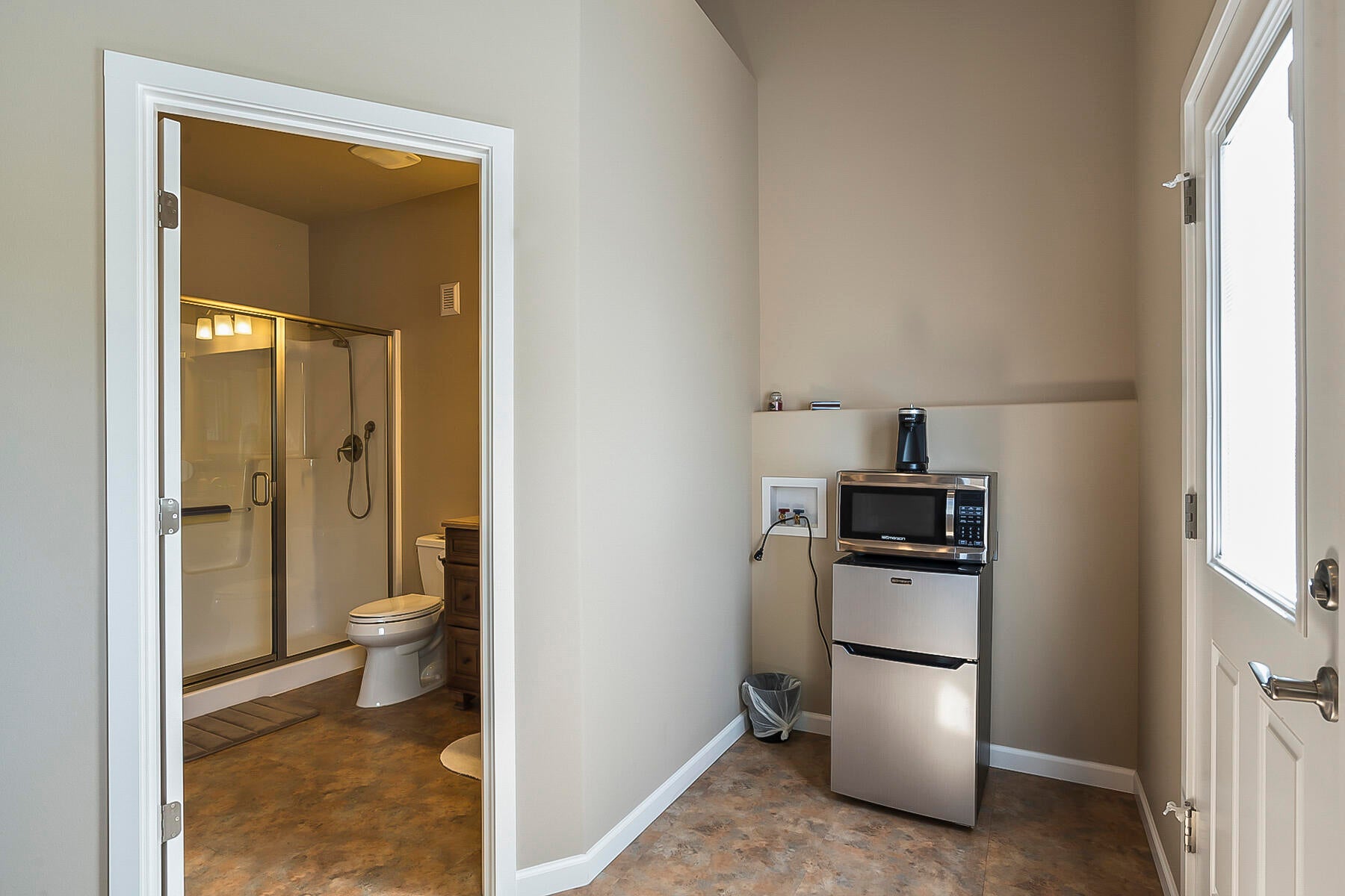 61030 Jennings Road Bend, OR 97702 - Photo 61 of 76 Guest Suite in Shop