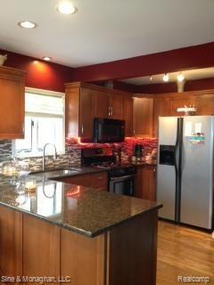 1512 Roslyn Road Grosse Pointe, MI 48236 - Photo 8 of 28 photo.jpg