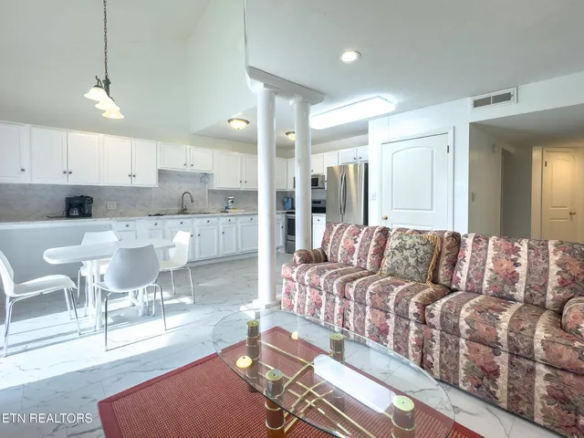 $449,900 | 616 Turkey Nest Road, Unit 306, Gatlinburg, TN 37738