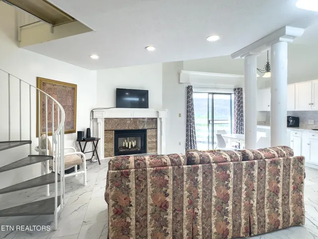 $449,900 | 616 Turkey Nest Road, Unit 306, Gatlinburg, TN 37738