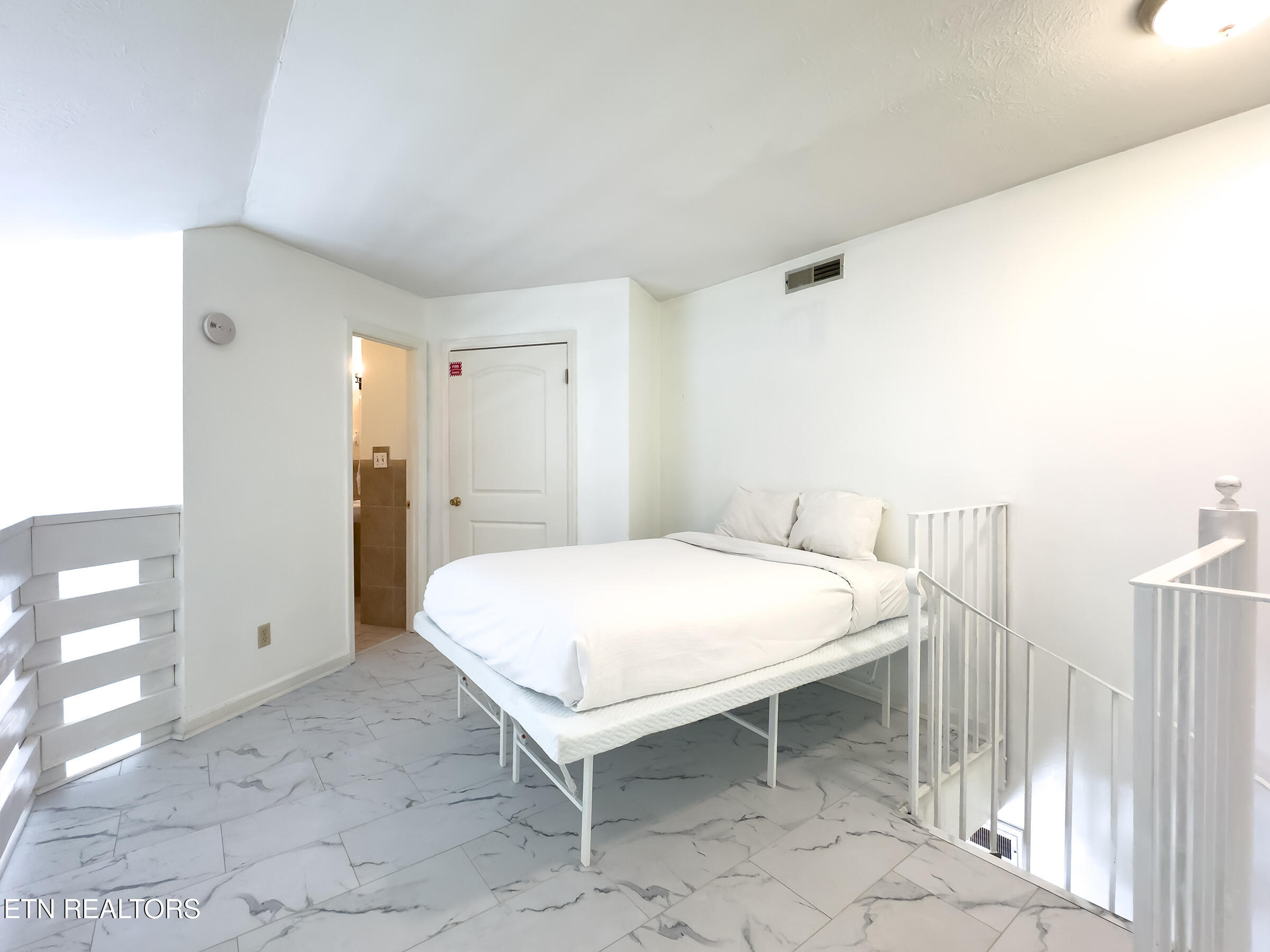 616 Turkey Nest Road, Unit 306 Gatlinburg, TN 37738 - Photo 26 of 35 bedroom 3