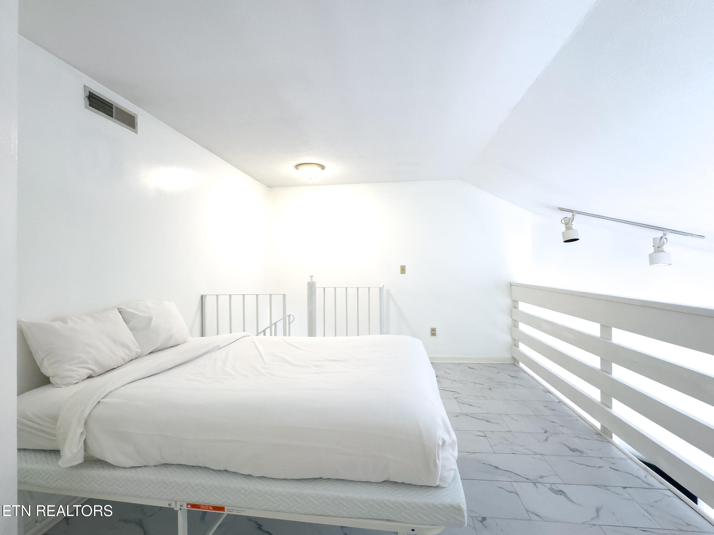 616 Turkey Nest Road, Unit 306 Gatlinburg, TN 37738 - Photo 27 of 35 bedroom 3-2