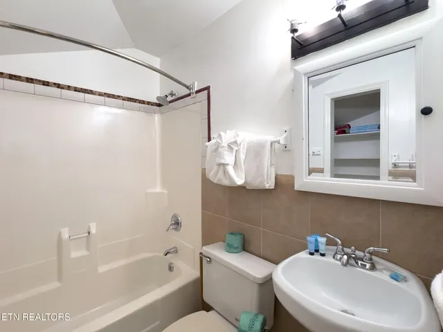 $449,900 | 616 Turkey Nest Road, Unit 306, Gatlinburg, TN 37738