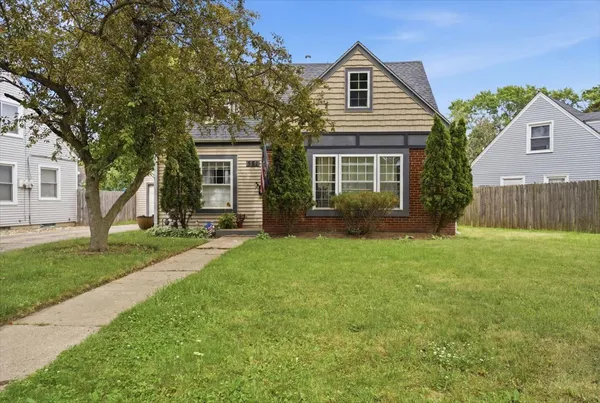 $305,000 | 551 Sunset Drive, Elgin, IL 60123