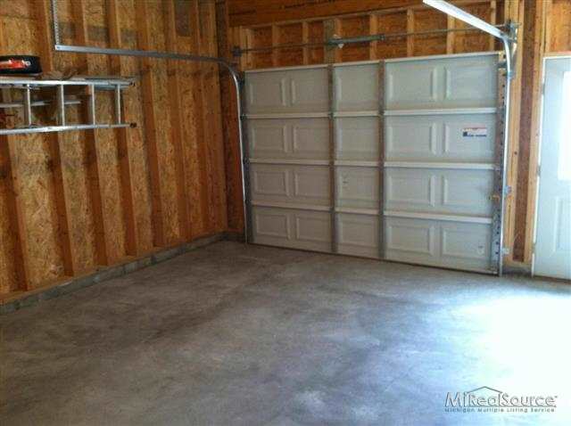7441 Lakeshore Road Lexington, MI 48450 - Photo 5 of 23 31143736-4.JPG