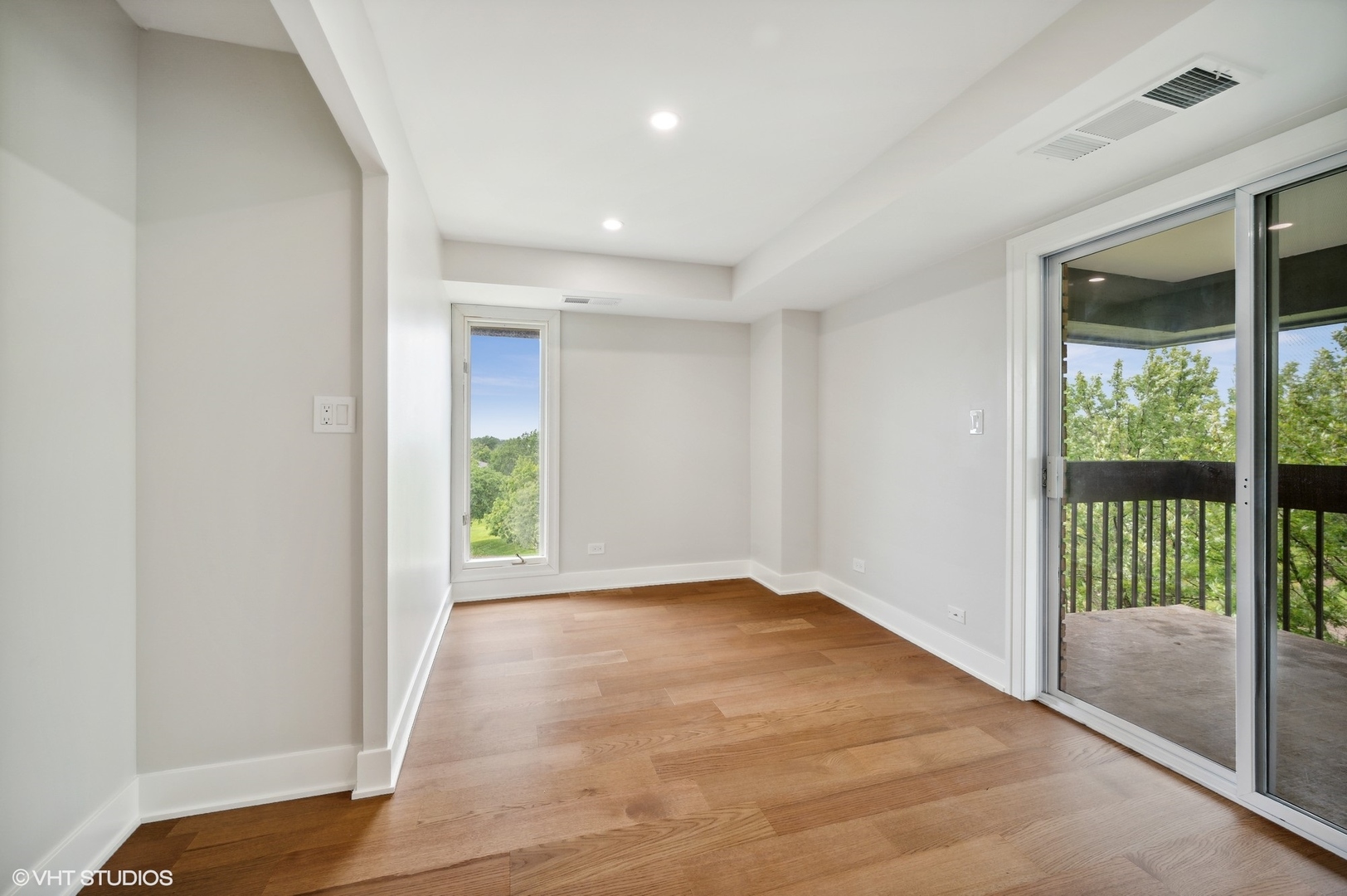 3801 Mission Hills Road, Unit 510 Northbrook, IL 60062 - Photo 10 of 21 a view of an empty room and window