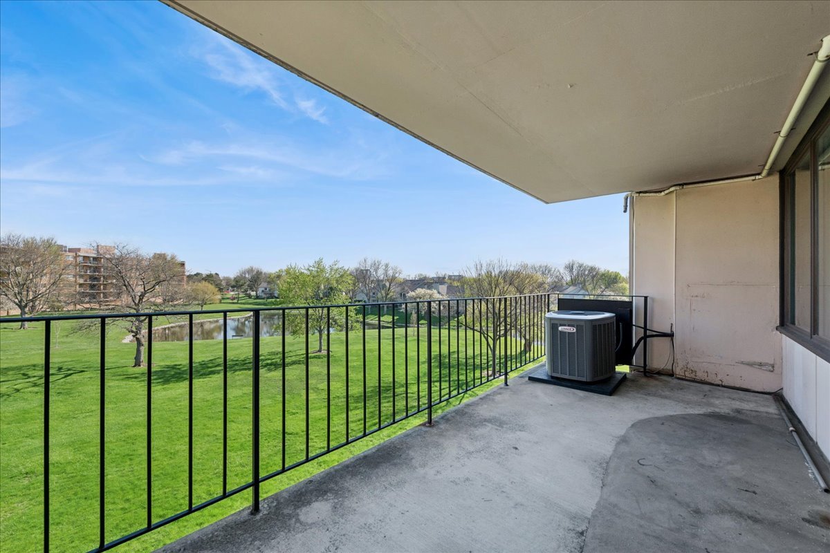 101 Bar Harbour Road, Unit 4L Schaumburg, IL 60193 - Photo 12 of 20