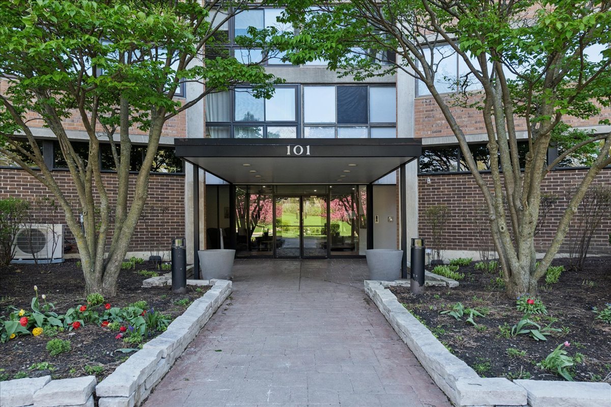 101 Bar Harbour Road, Unit 4L Schaumburg, IL 60193 - Photo 2 of 20