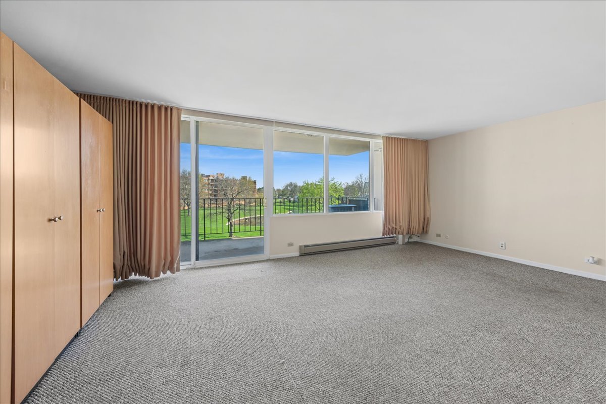 101 Bar Harbour Road, Unit 4L Schaumburg, IL 60193 - Photo 6 of 20