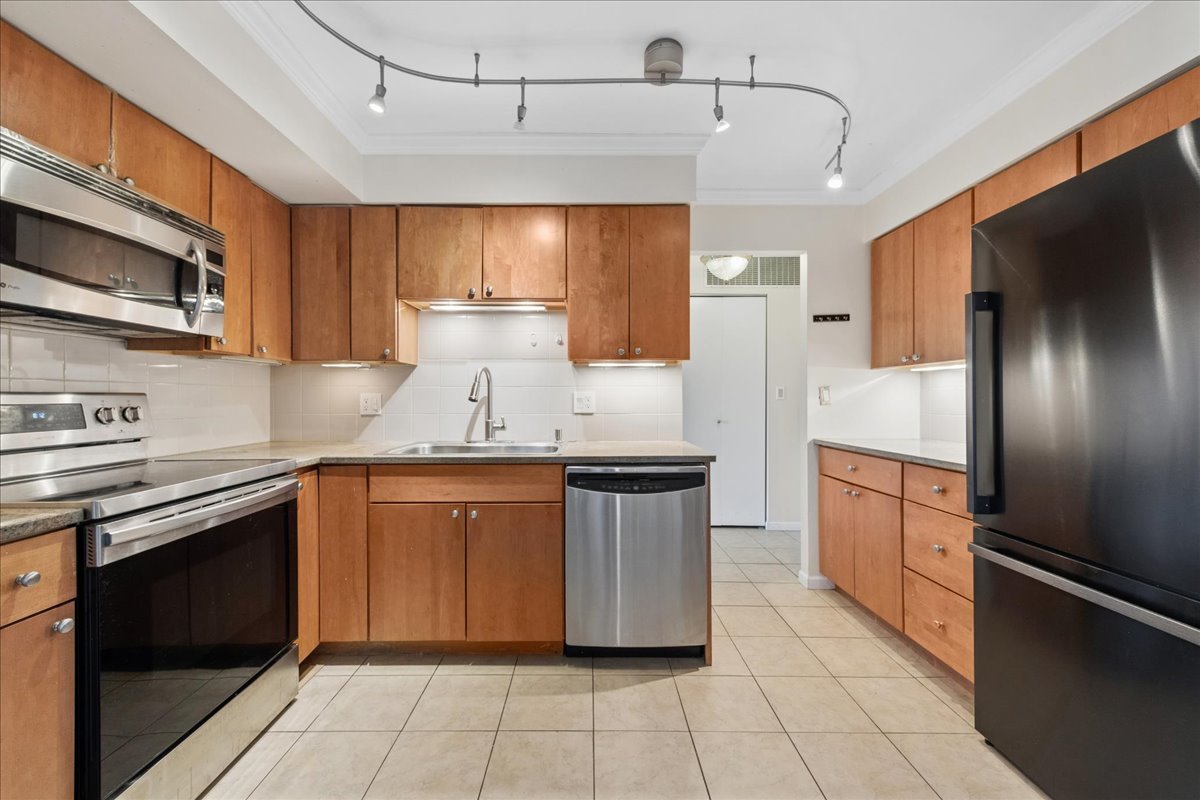 101 Bar Harbour Road, Unit 4L Schaumburg, IL 60193 - Photo 10 of 20