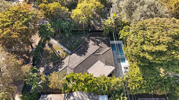 $17,900 | 711 Sunset Road, Unit 711, Coral Gables, FL 33143