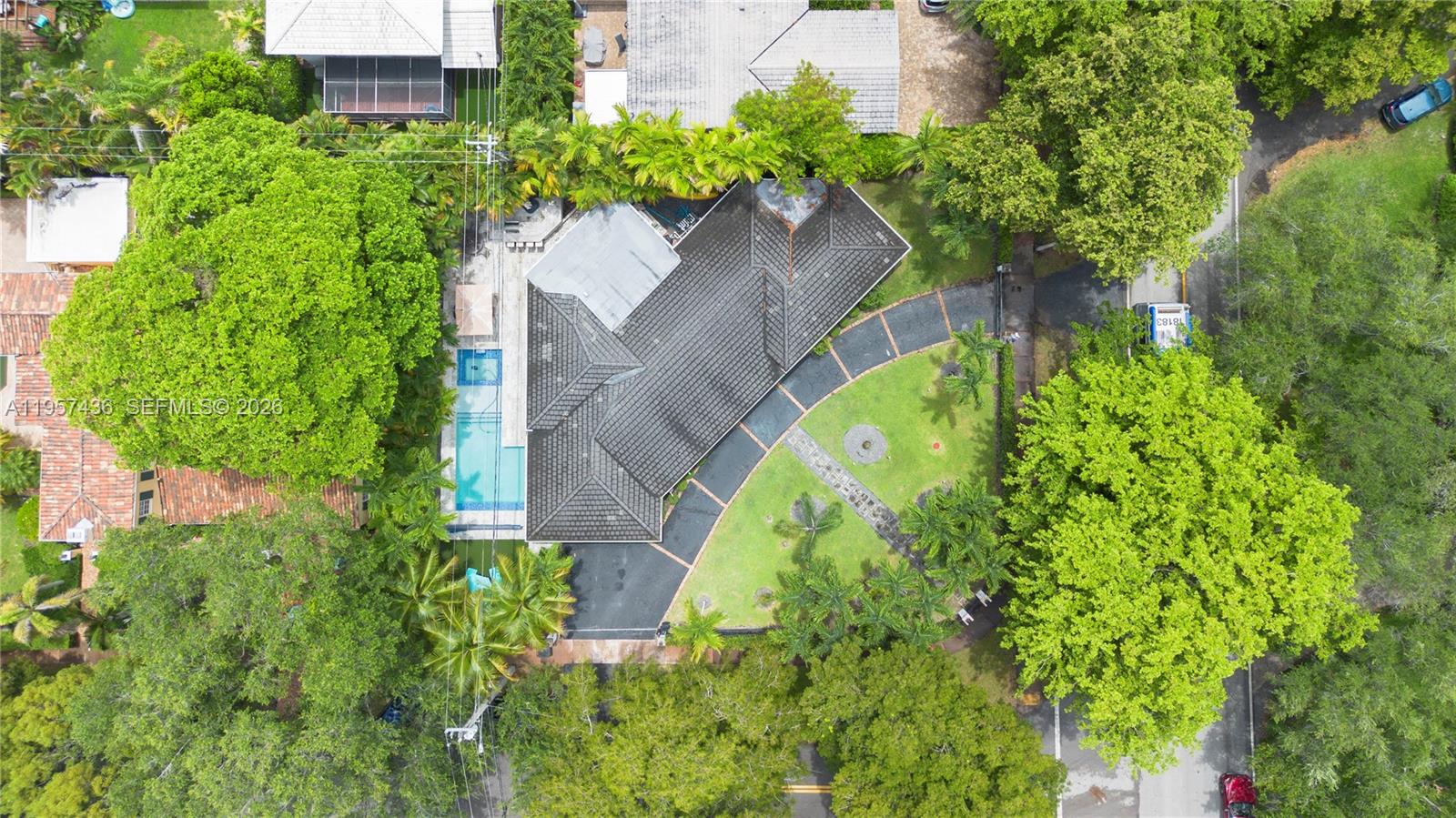 711 Sunset Road, Unit 711 Coral Gables, FL 33143 - Photo 4 of 4