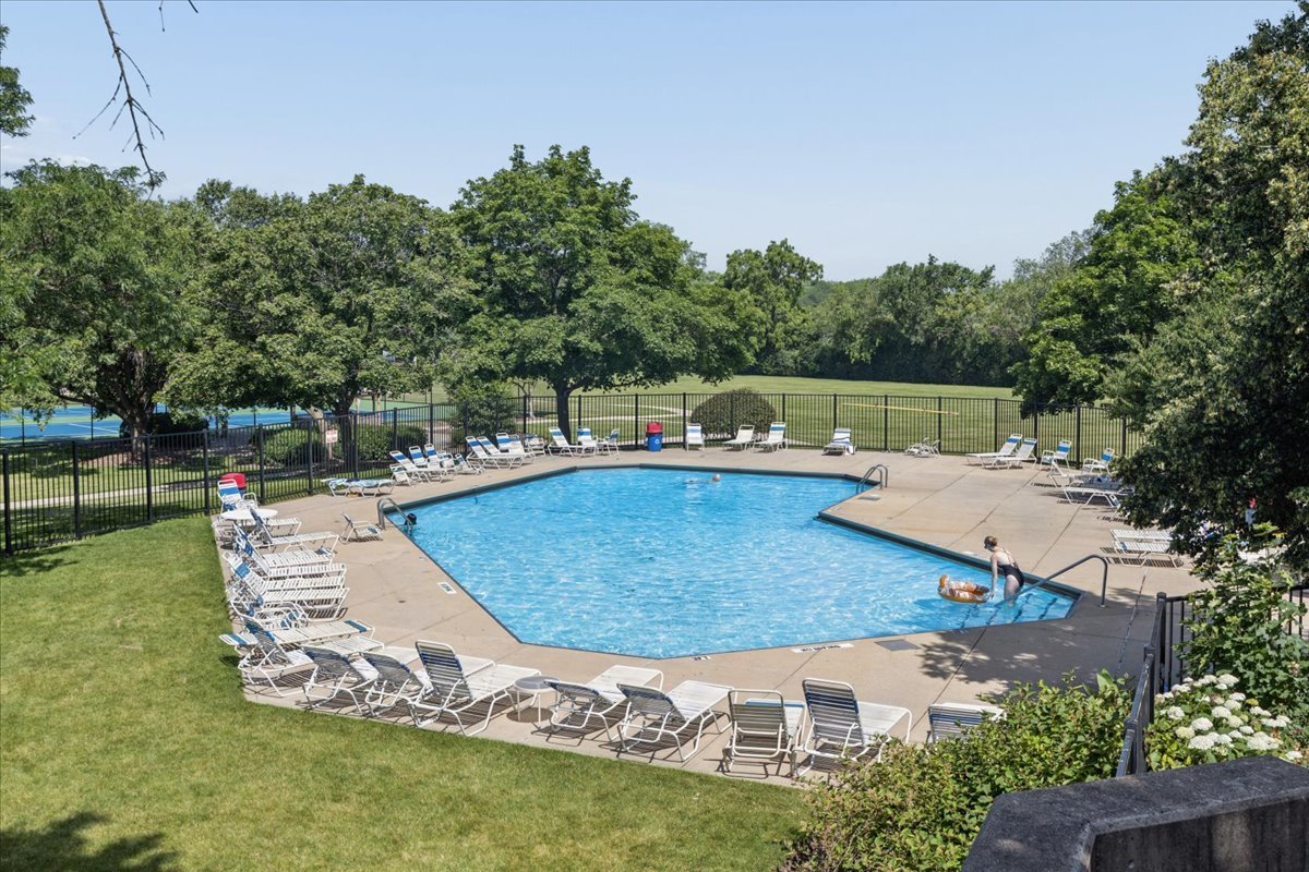 1607 Maple Terrace, Unit 2C Lisle, IL 60532 - Photo 17 of 18