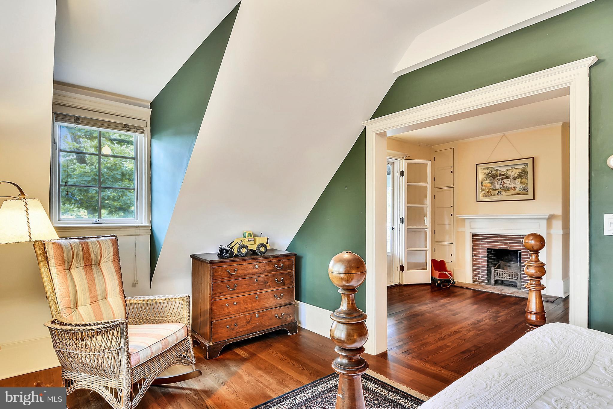 105 St Johns Road Baltimore, MD 21210 - Photo 21 of 30 2nd Floor Bedroom w/ Fireplace