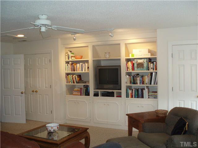 546 Dogeye Road Benson, NC 27504 - Photo 20 of 23 HUGE BONUS ROOM!