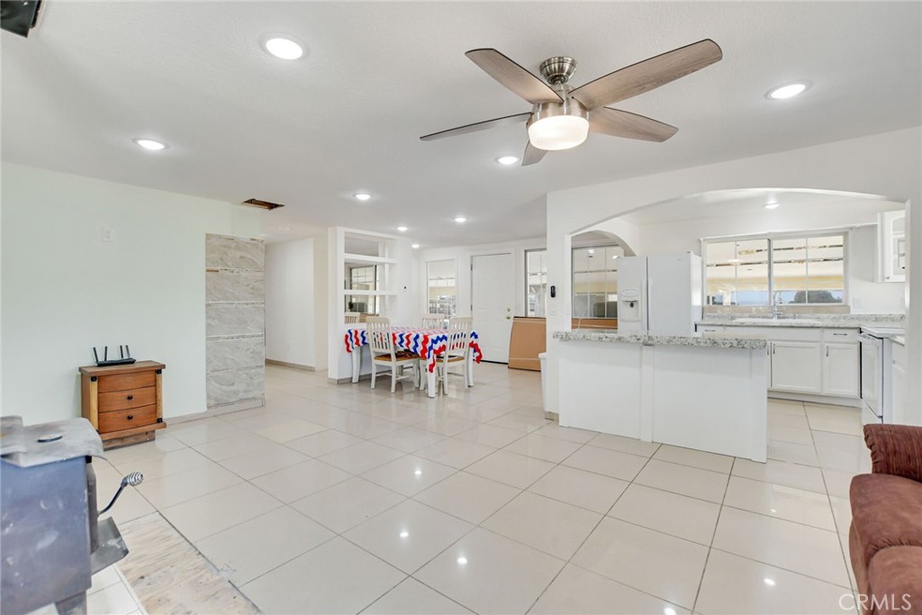 4304 Buckthorne Street Phelan, CA 92371 - Photo 8 of 39