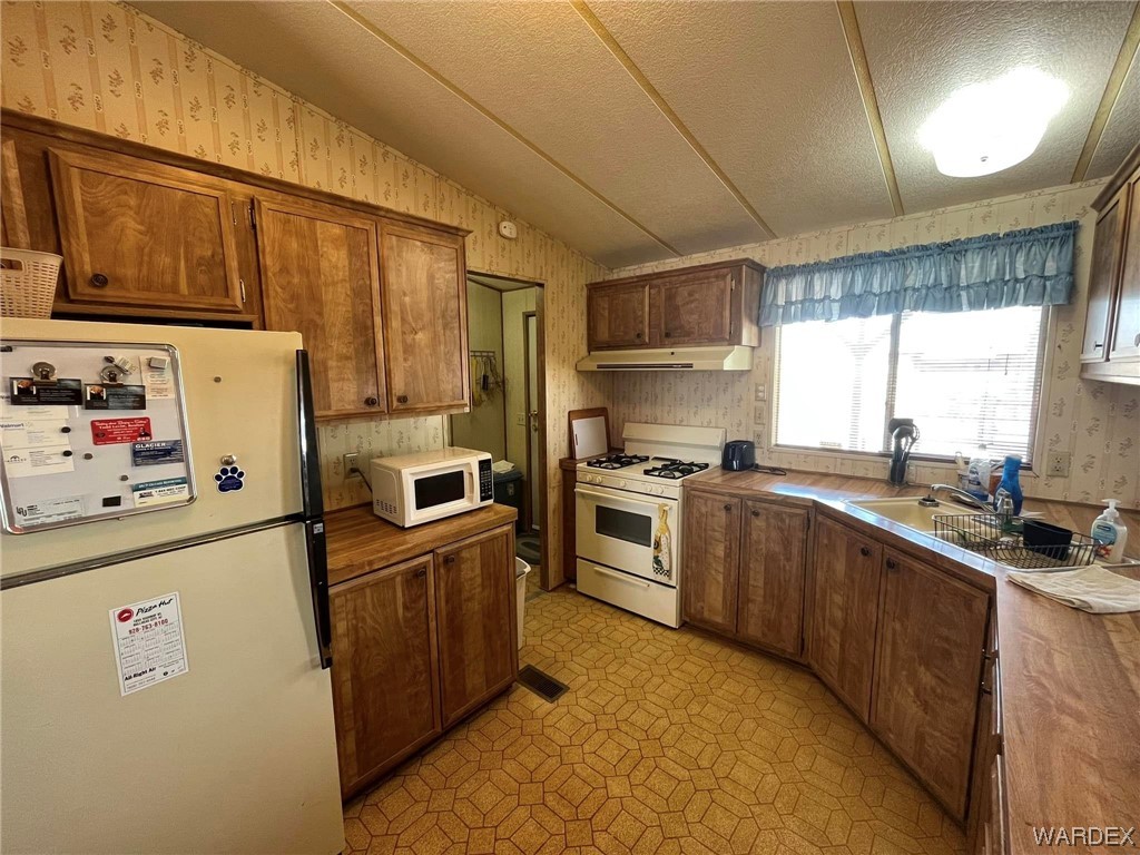 1582 Trane Road Bullhead City, AZ 86442 - Photo 16 of 36 Gallery Image 16