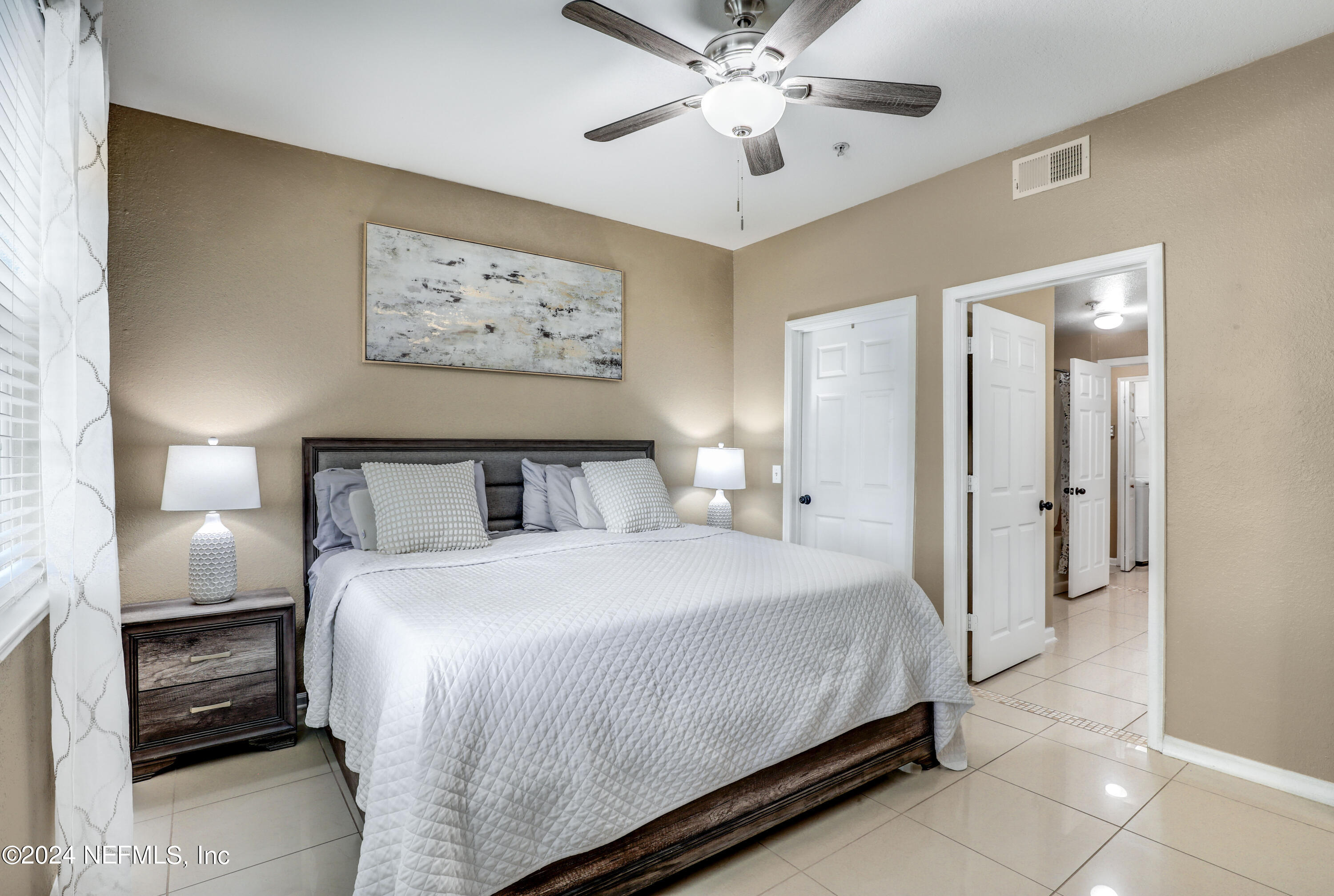 8550 Touchton Road, Unit 1517 Jacksonville, FL 32216 - Photo 29 of 61 26 Master Bedroom
