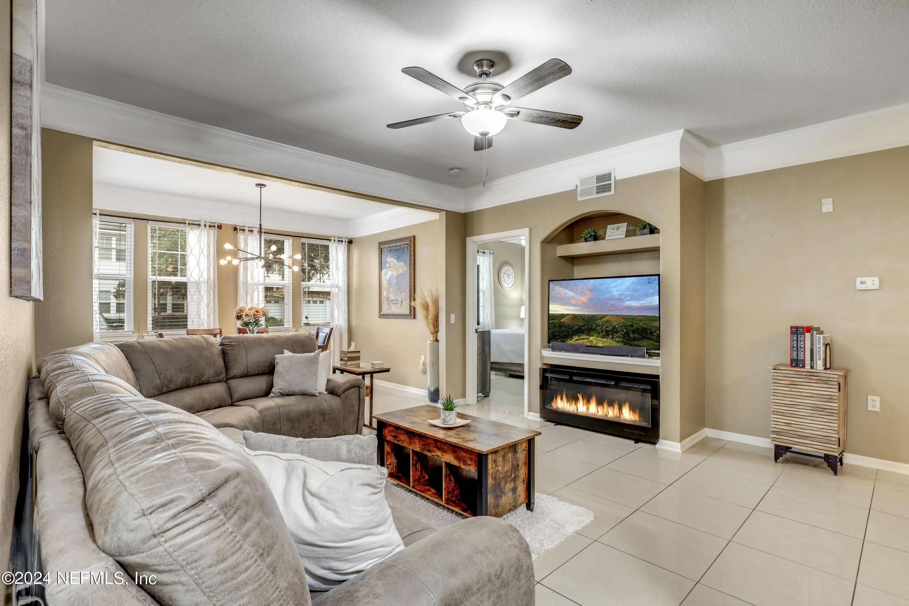 8550 Touchton Road, Unit 1517 Jacksonville, FL 32216 - Photo 3 of 61 01 Living Room