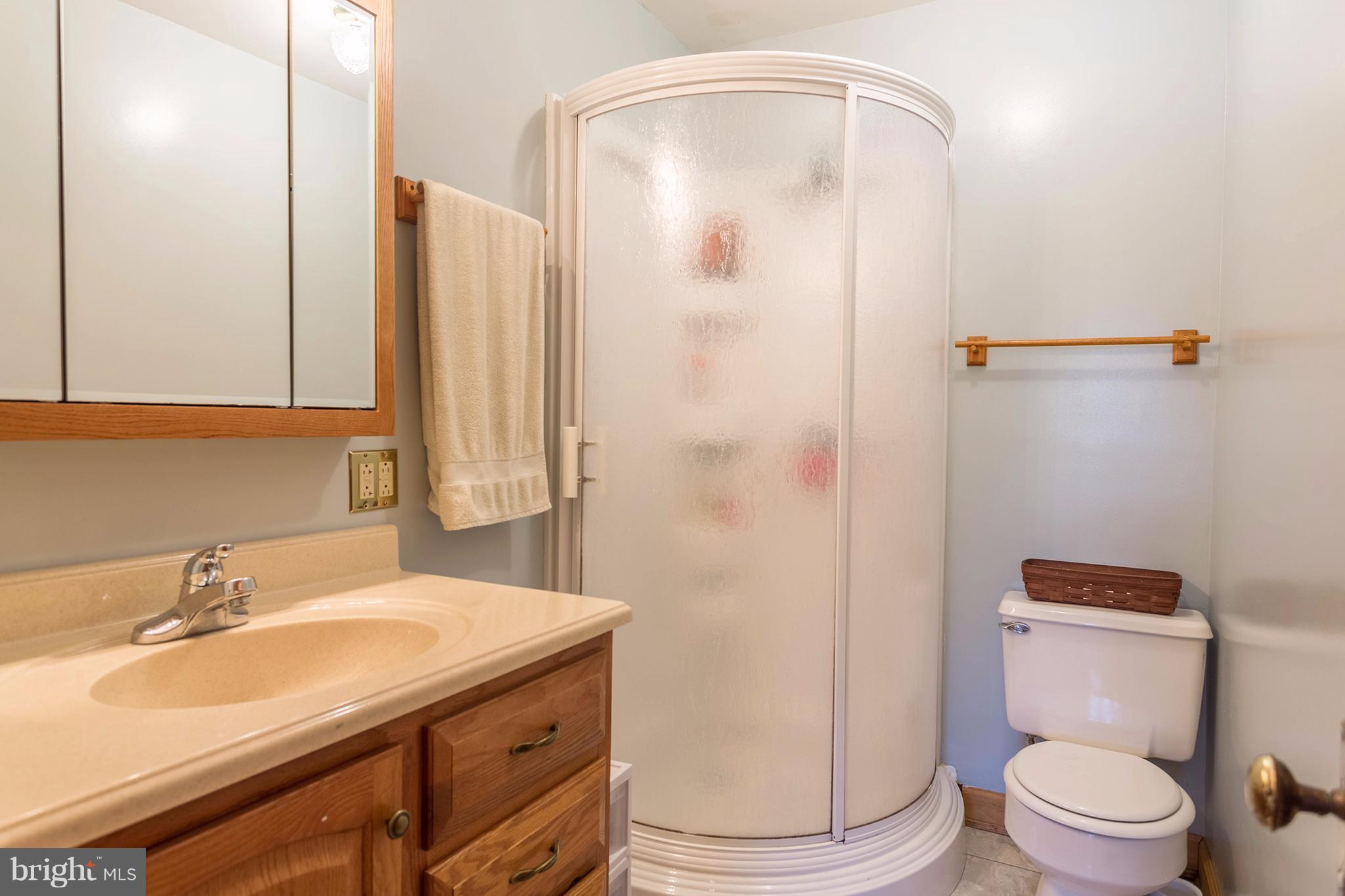 4704 Ravensworth Road Annandale, VA 22003 - Photo 20 of 30 Bath