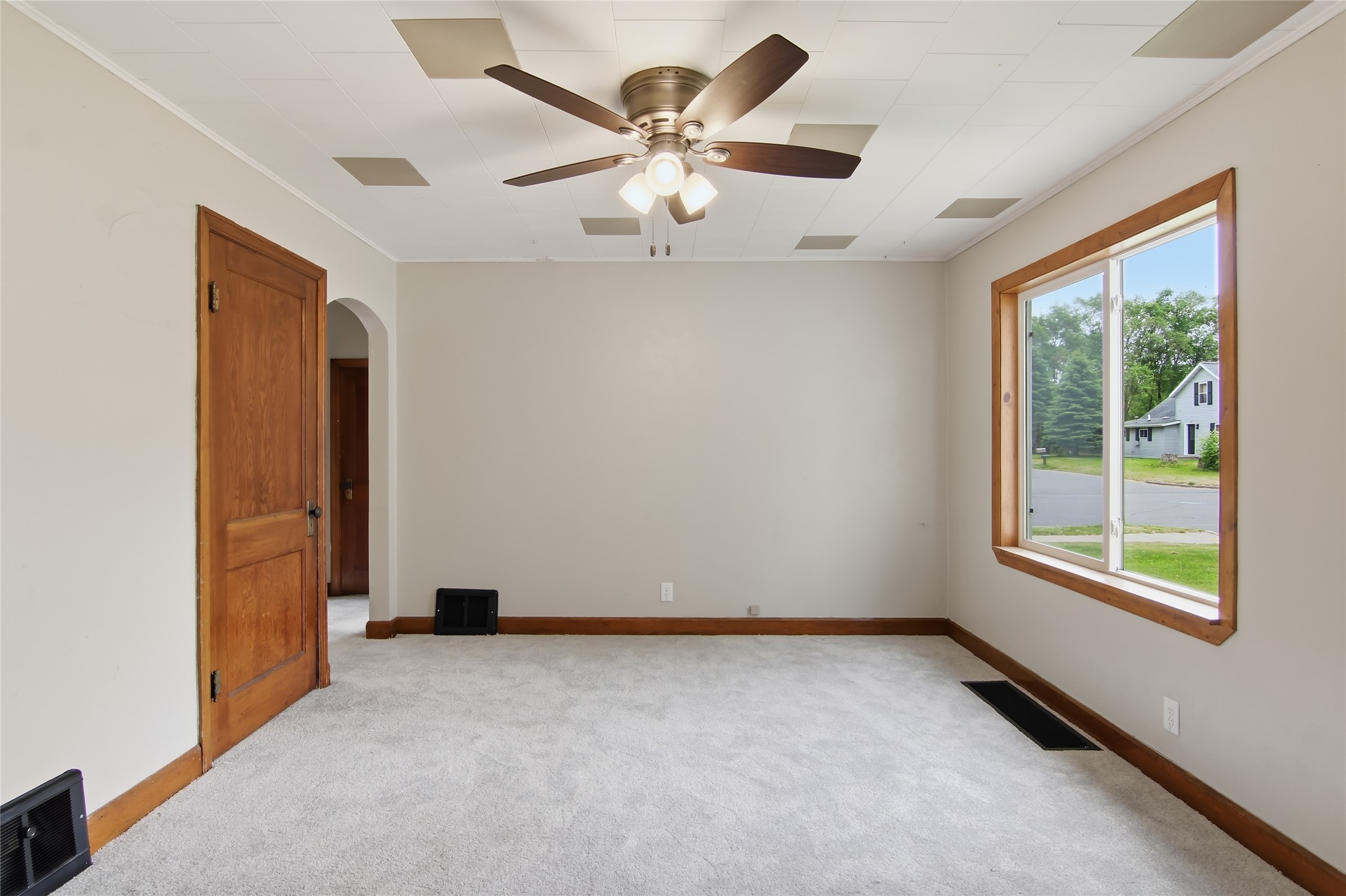 23 East Schneider Street Rice Lake, WI 54868 - Photo 4 of 38