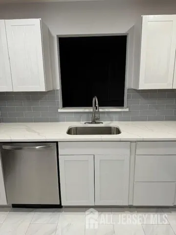 $445,000 | 1 Upperbrook Court, Sayreville, NJ 08859