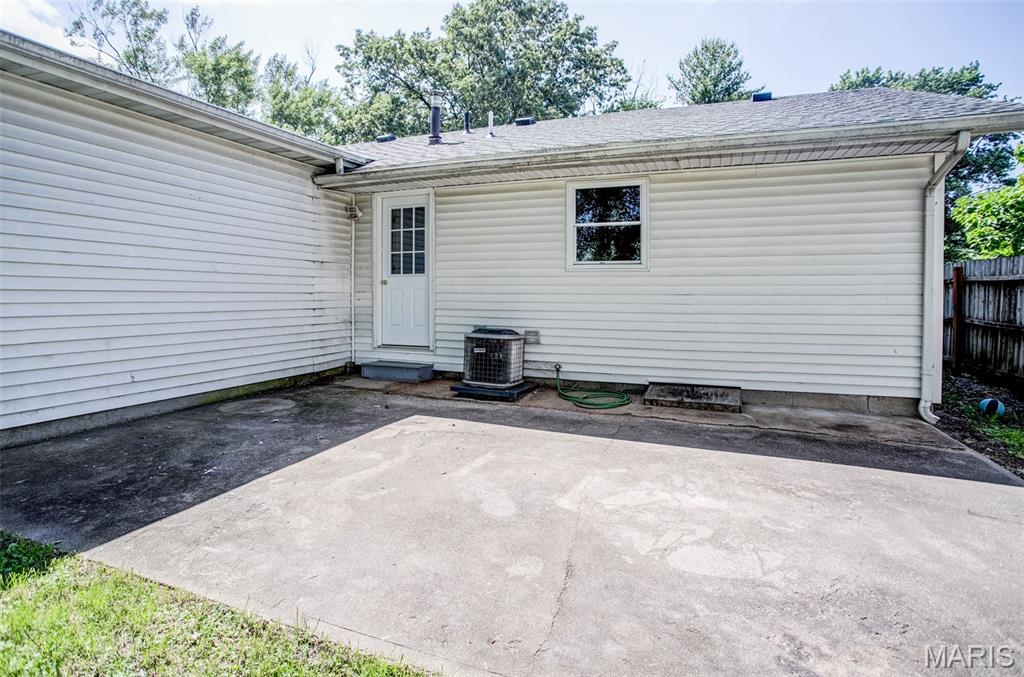 515 Mobile Street Brighton, IL 62012 - Photo 11 of 38