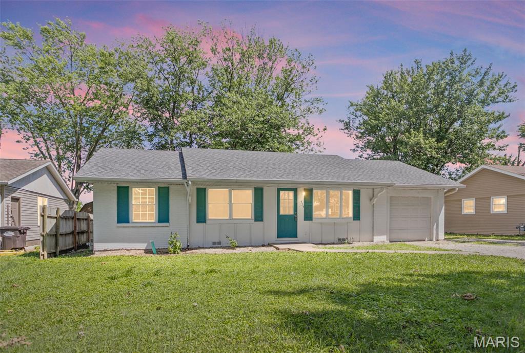 515 Mobile Street Brighton, IL 62012 - Photo 2 of 38