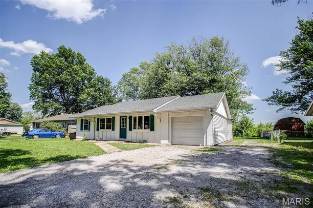 $130,000 | 515 Mobile Street, Brighton, IL 62012