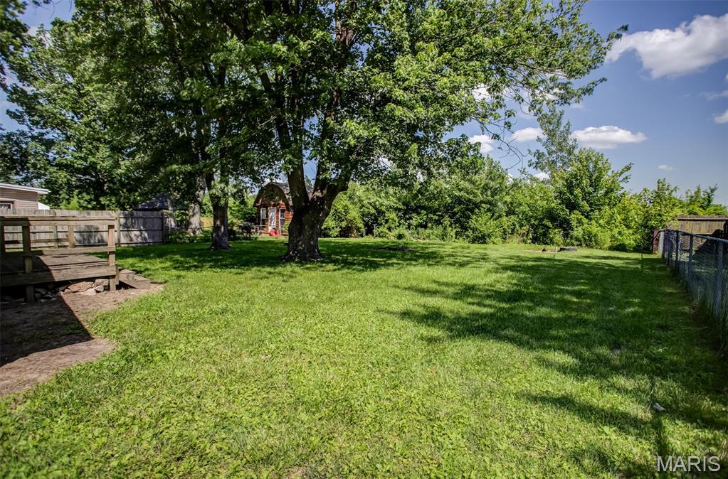 515 Mobile Street Brighton, IL 62012 - Photo 5 of 38