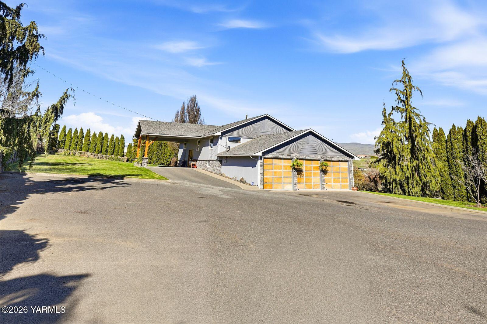 12309 Douglas Road Yakima, WA 98908 - Photo 2 of 58 2- 3 Car Garage