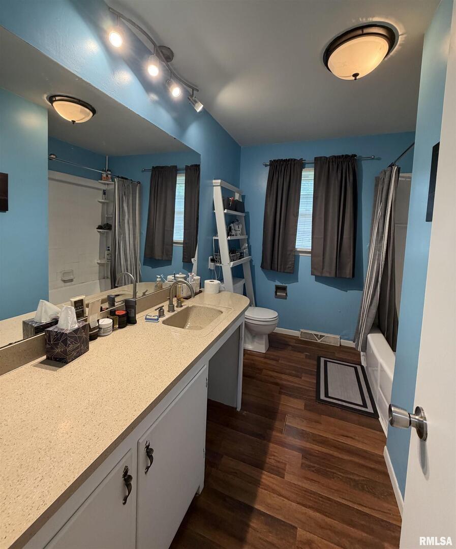 117 Marshall Place Carmi, IL 62821 - Photo 15 of 25 a bathroom with a sink double vanity granite and a mirror