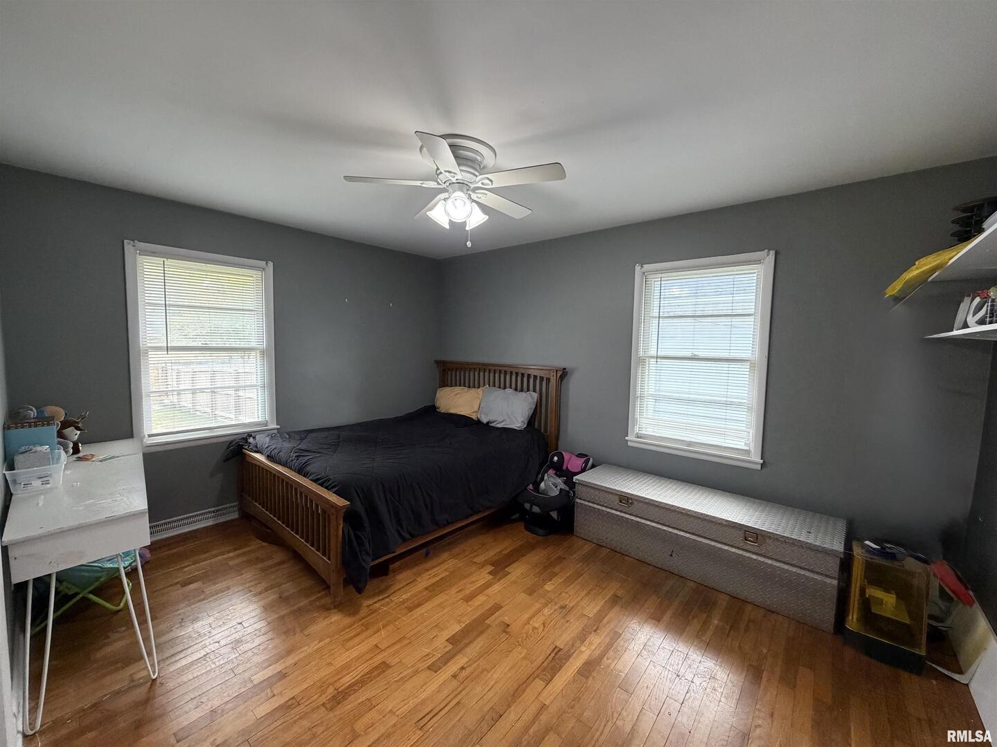 117 Marshall Place Carmi, IL 62821 - Photo 17 of 25 a bedroom with a bed and a window