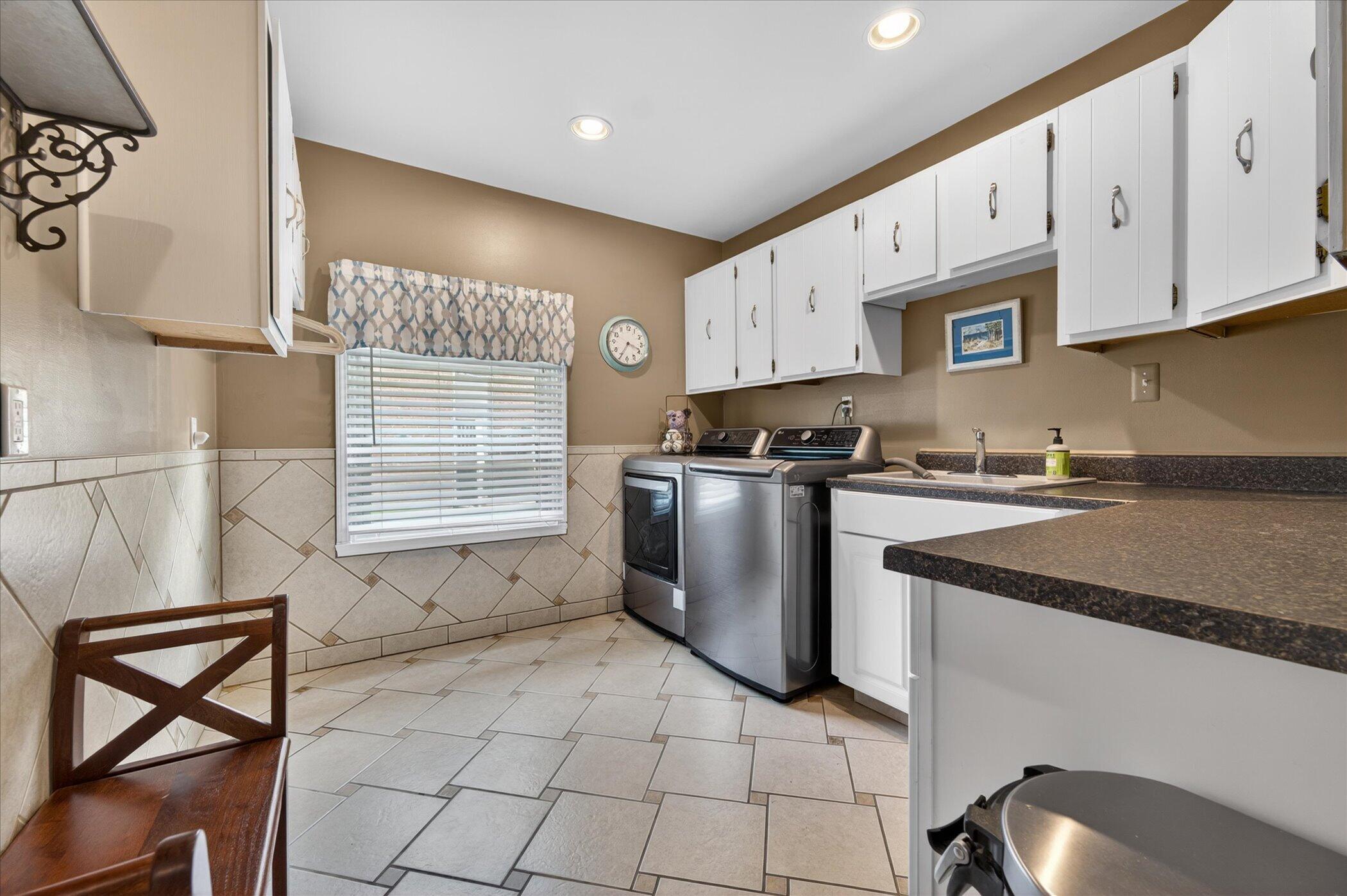 2801 North Tipsico Lake Road Hartland, MI 48353 - Photo 42 of 77 52-2801-N-Tipsico-Lake-Rd-WindowStill