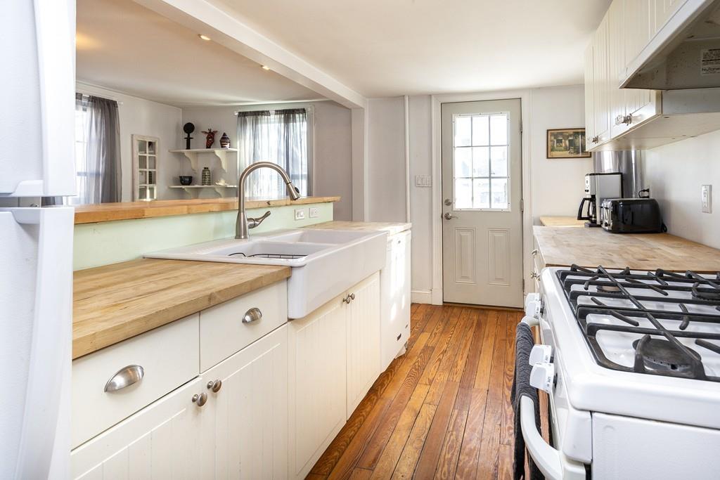 76 Macy Street Quincy, MA 02169 - Photo 2 of 17