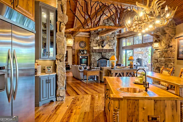 $8,795,000 | 50 Point Morgan Lane, Tiger, GA 30576