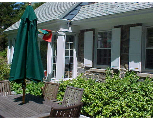 11 Paul Revere Road Worcester, MA 01609 - Photo 3 of 21 Gallery Image 3