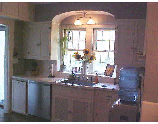 11 Paul Revere Road Worcester, MA 01609 - Photo 5 of 21 Gallery Image 5