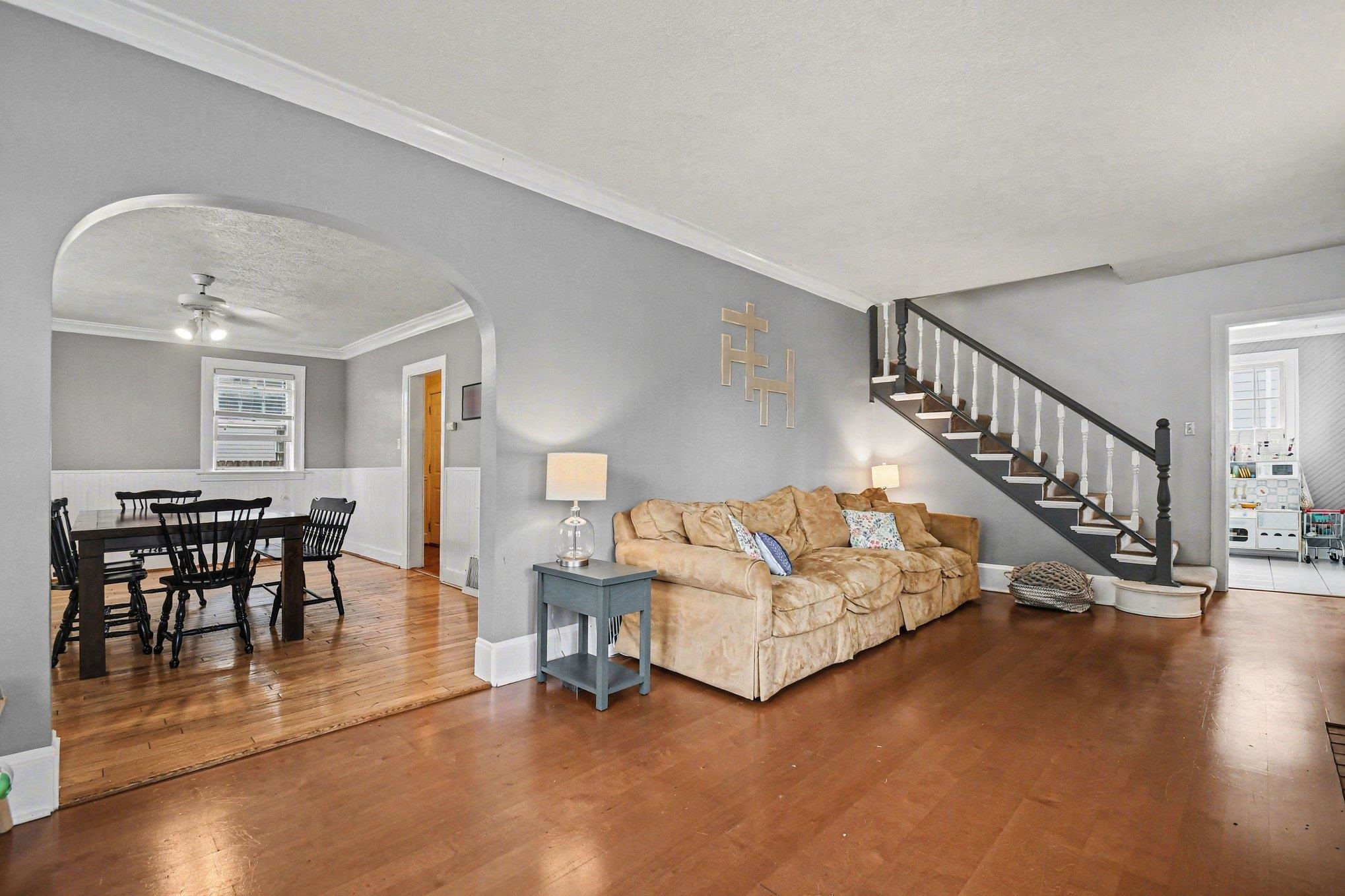 801 Maple Row Elkhart, IN 46514 - Photo 4 of 32