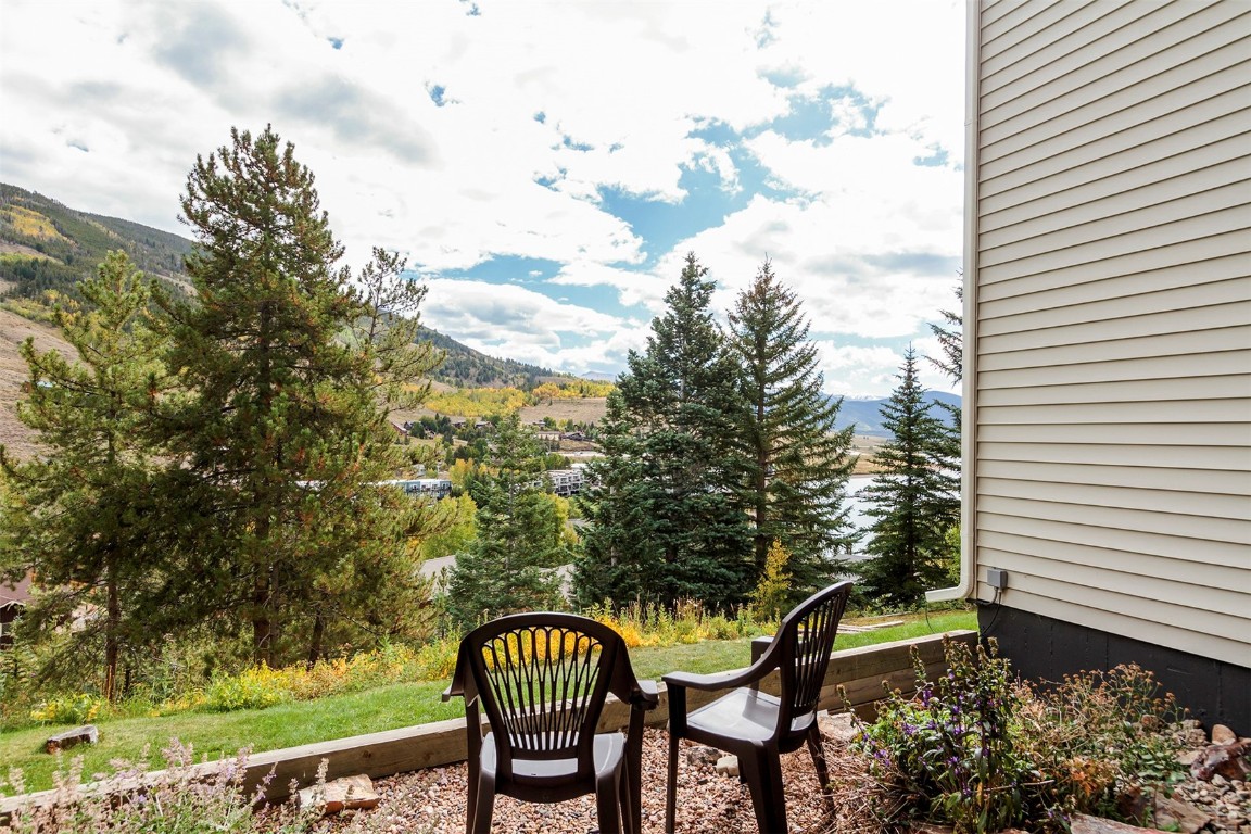 370 La Bonte Street, Unit F Dillon, CO 80435 - Photo 22 of 30 a view of a chairs and table in the patio