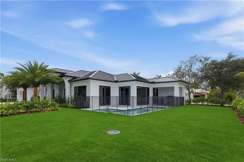 $2,999,000 | 2200 11th Street North, Naples, FL 34103