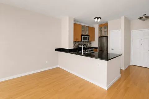 $4,000 | 26 Ave At Port Imperial, Unit 315, West New York, NJ 07093