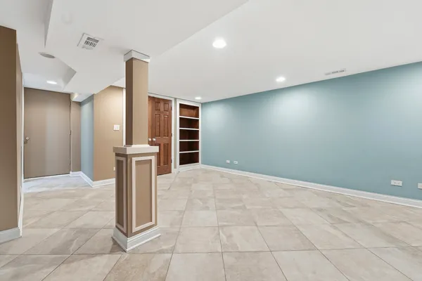 $1,299,900 | 14 Timber Lane, Northbrook, IL 60062