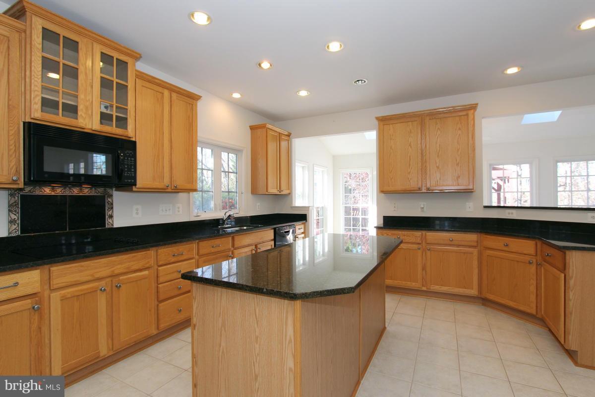 2500 Sapling Ridge Lane Brookeville, MD 20833 - Photo 13 of 30 Kitchen