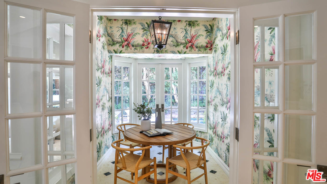 1136 Tower Road Beverly Hills, CA 90210 - Photo 14 of 38 Gallery Image 14