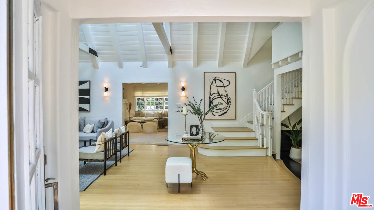 1136 Tower Road Beverly Hills, CA 90210 - Photo 4 of 38 Gallery Image 4