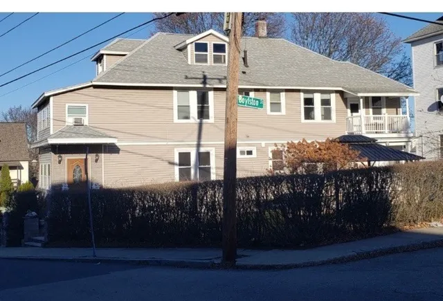 $2,600 | 27-29 Vermont Street, Unit 2, Methuen, MA 01844