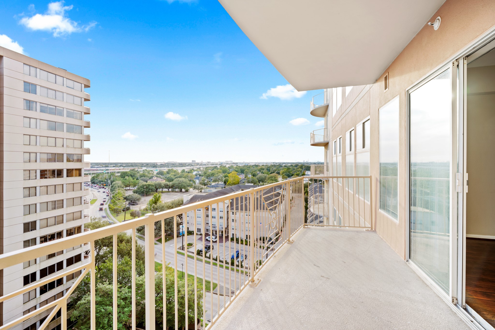 3505 Sage Road, Unit 1004 Houston, TX 77056 - Photo 6 of 17 a view of balcony with city view